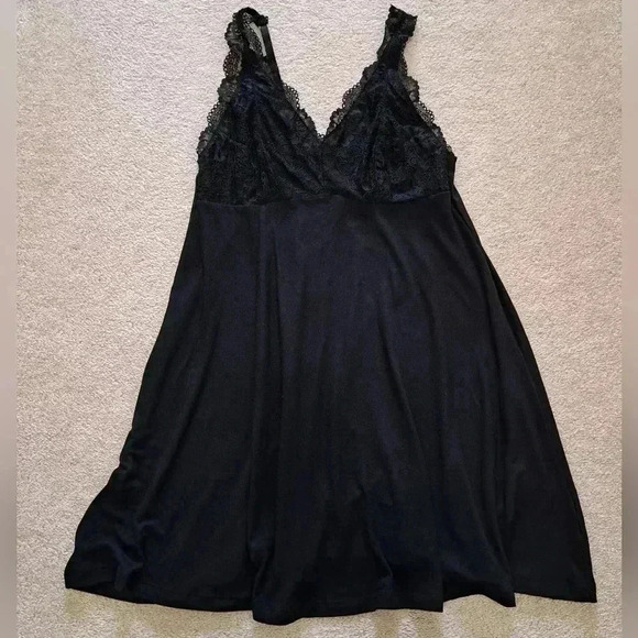 NWOT  Flora Nikrooz Black Chemise Small Lace Microfiber Nightie Pajama Nightgown - Picture 2 of 12